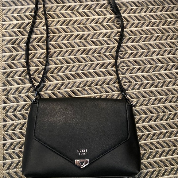 Guess Handbag - Picture 4 of 10